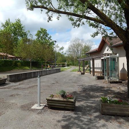 Camping Du Moulin Hotel Meyrieu-les-Etangs Buitenkant foto