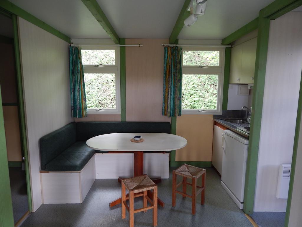 Camping Du Moulin Hotel Meyrieu-les-Etangs Kamer foto